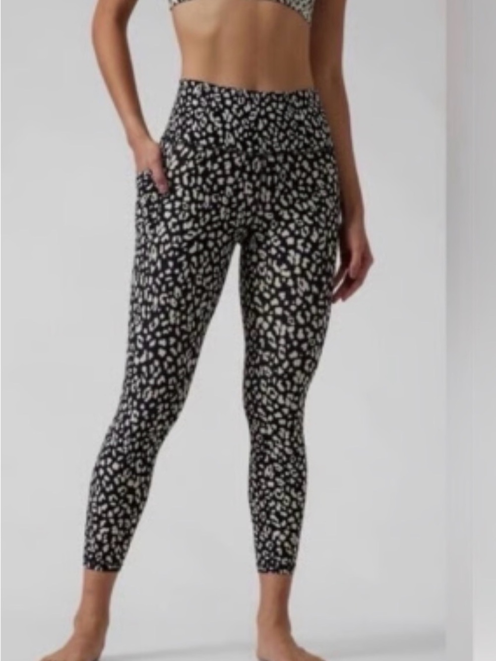 Athleta Black & White Leopard-Print Salutation Stash Pocket II 7/8 Leggings